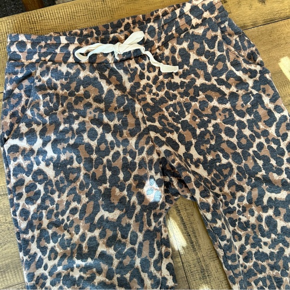 Lulus Leopard Jogger Crop Pants - Picture 2 of 4